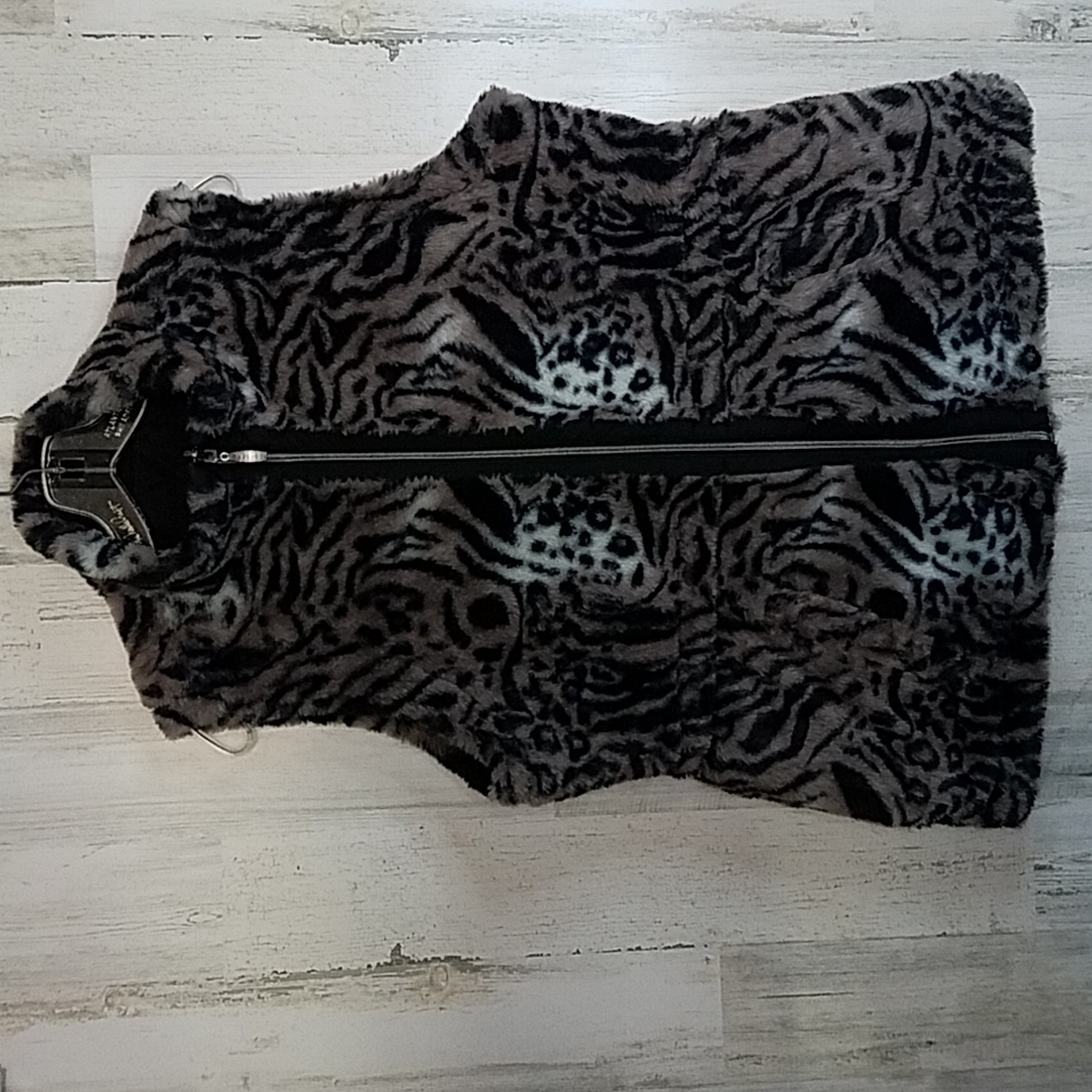 Tevez Her Animal Print Reversible Faux Fur Zippered Vest